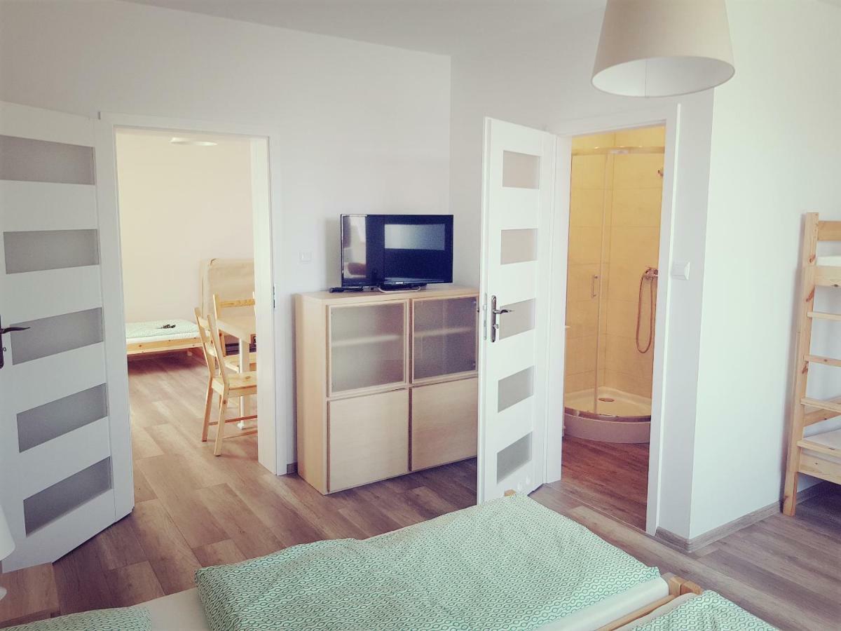 Vip Village Las Woda Rower - Podgrzewany Basen, Balia, Sauna Miedzierza エクステリア 写真
